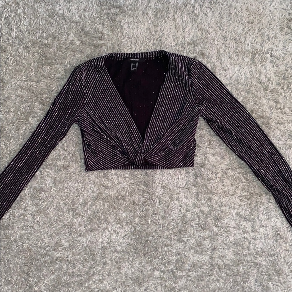 Black and silver crop top